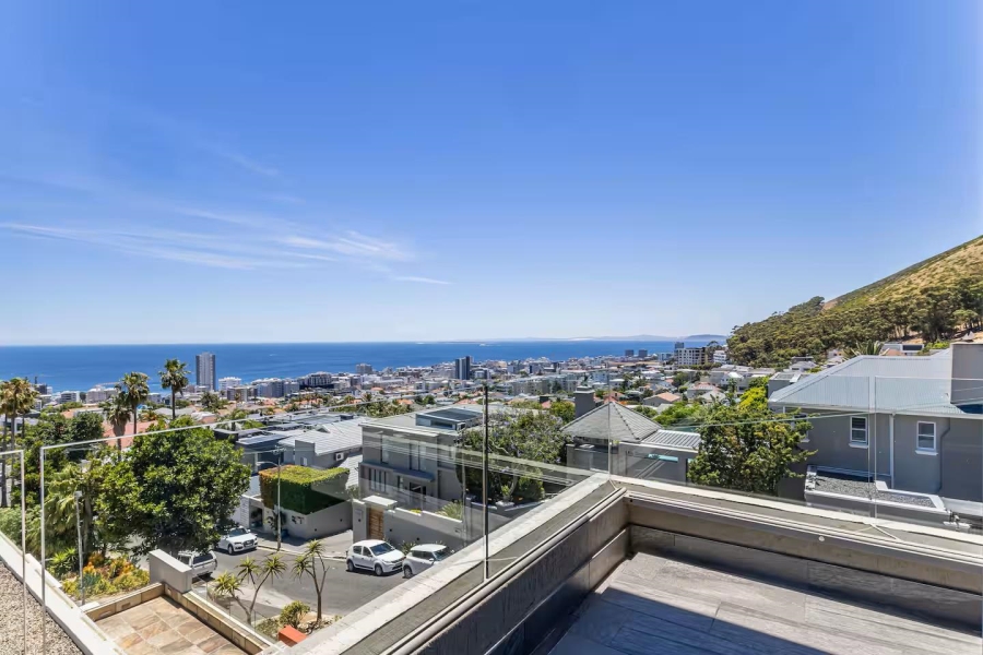 5 Bedroom Property for Sale in Fresnaye Western Cape